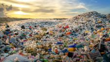 The report estimates that $80-120bn of plastic packaging material value is lost to the economy due to a linear, take-make-dispose value chain